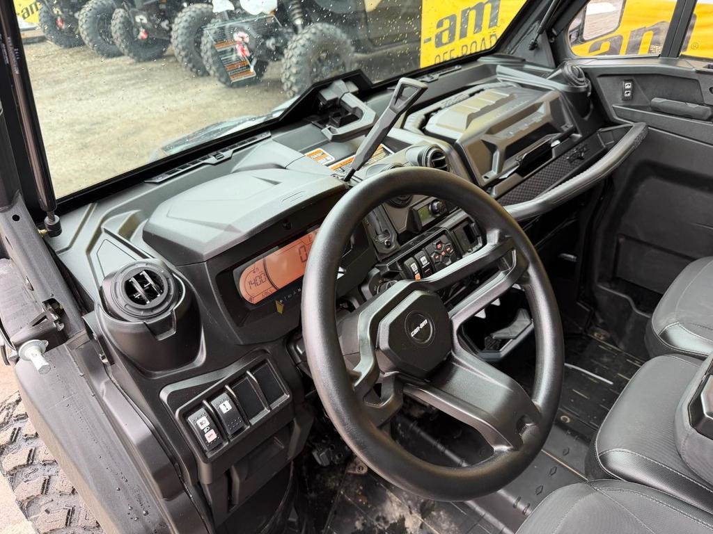 2025 Can-Am DEFENDER MAX LIMITED CAB LONE STAR in Charlemagne, Quebec - 7 - w1024h768px