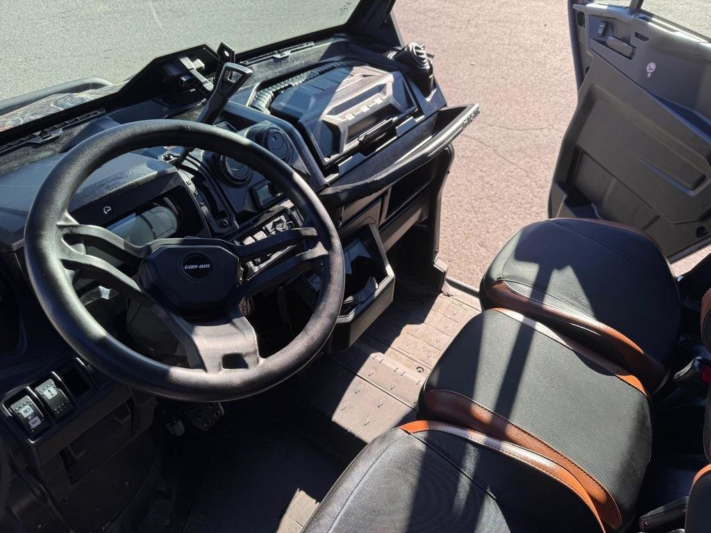 2024 Can-Am DEFENDER MAX LIMITED CAB in Charlemagne, Quebec - 8 - w1024h768px