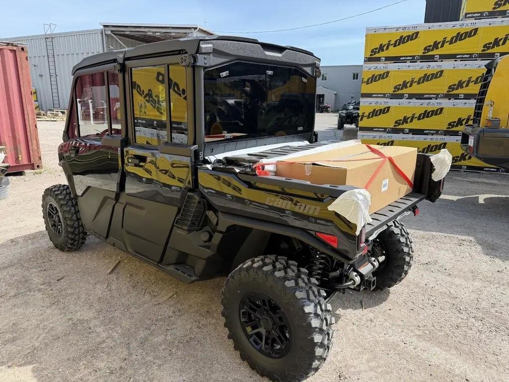 2026 Can-Am DEFENDER MAX LONE STAR CAB HD11 in Charlemagne, Quebec - 2 - w1024h768px