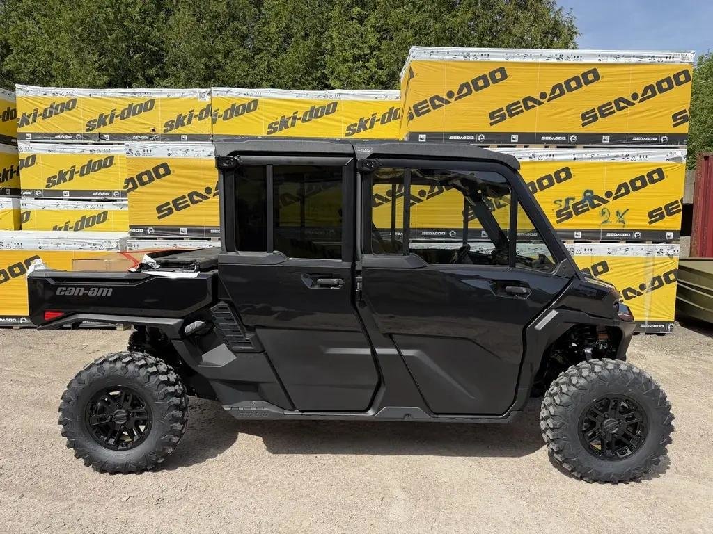 2026 Can-Am DEFENDER MAX LONE STAR CAB HD11 in Charlemagne, Quebec - 1 - w1024h768px