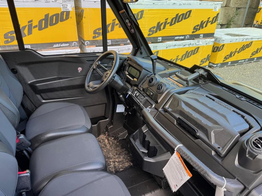 Can-Am DEFENDER MAX LTD CAB HD10  2025 à Charlemagne, Québec - 7 - w1024h768px