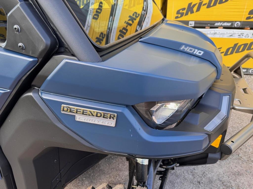 Can-Am DEFENDER MAX LTD CAB HD10  2025 à Charlemagne, Québec - 3 - w1024h768px