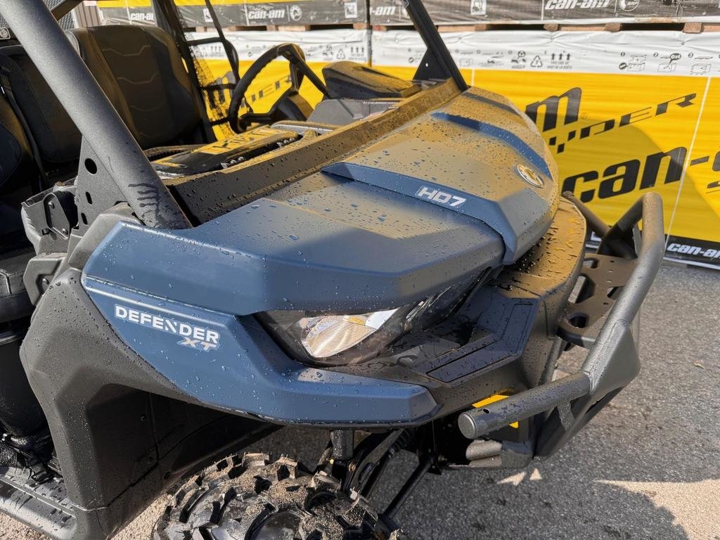 2025 Can-Am Defender XT HD7 in Charlemagne, Quebec - 3 - w1024h768px