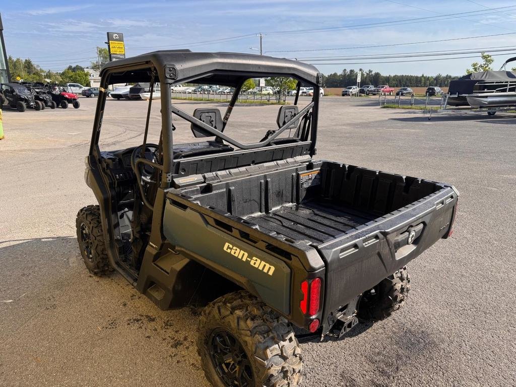 2025 Can-Am Defender XT HD7 in Charlemagne, Quebec - 5 - w1024h768px