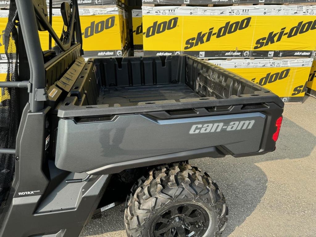 2024 Can-Am Defender XT HD9 in Charlemagne, Quebec - 2 - w1024h768px