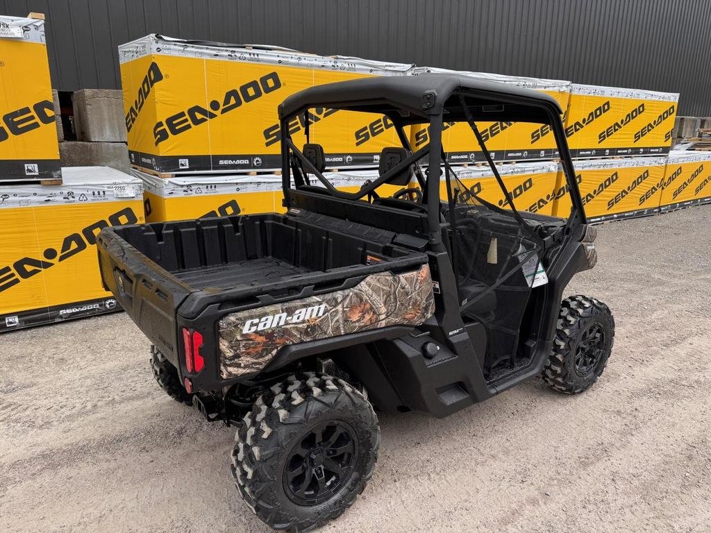 Can-Am Defender XT HD9  2025 à Charlemagne, Québec - 6 - w1024h768px