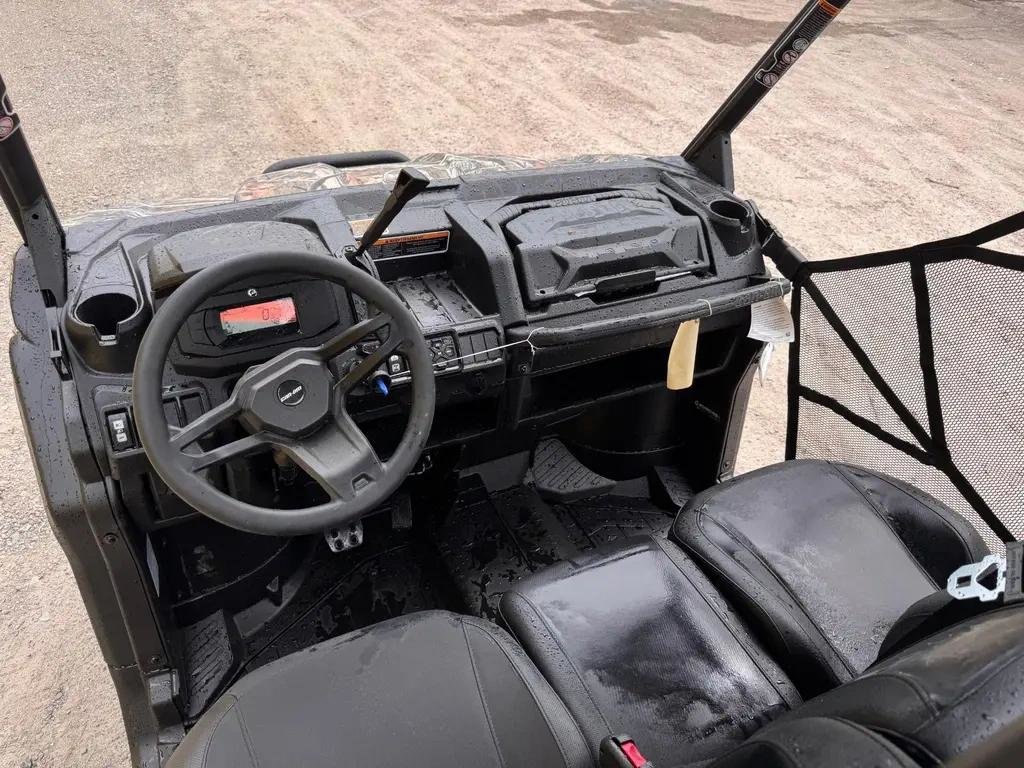 2025 Can-Am Defender XT HD9 in Charlemagne, Quebec - 7 - w1024h768px