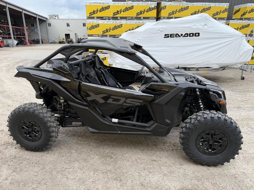 Can-Am MAVERICK X3 XDS TURBO RR SMART-SHOX  2026 à Charlemagne, Québec - 8 - w1024h768px
