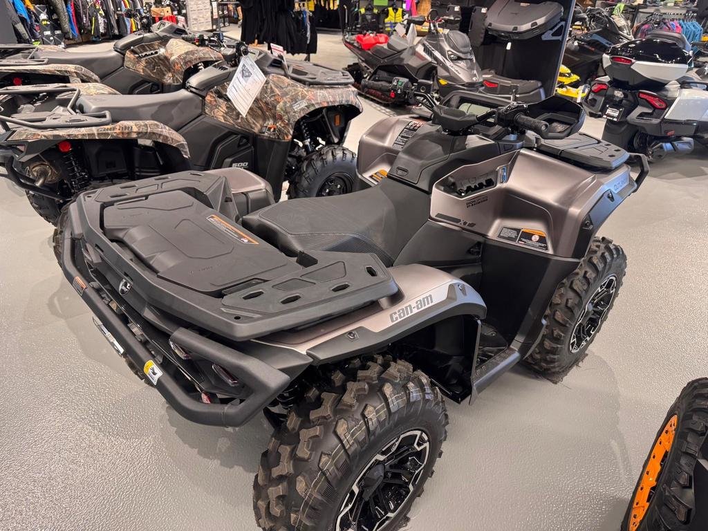 Can-Am OUTL XT 850  2025 à Charlemagne, Québec - 4 - w1024h768px