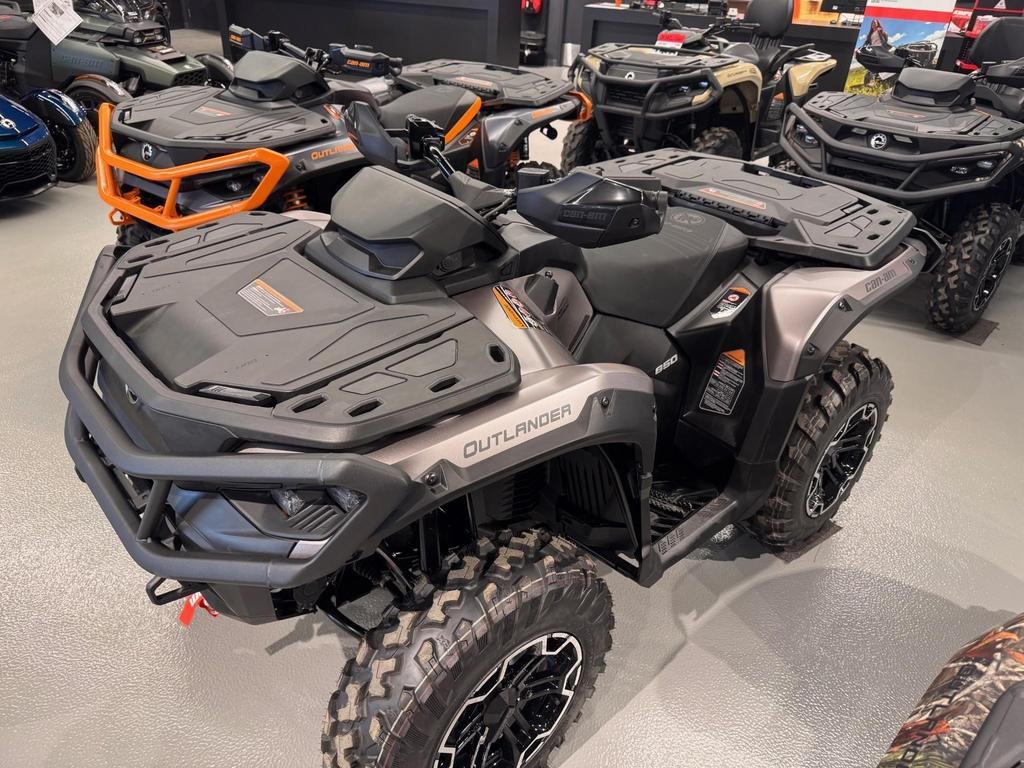 Can-Am OUTL XT 850  2025 à Charlemagne, Québec - 6 - w1024h768px