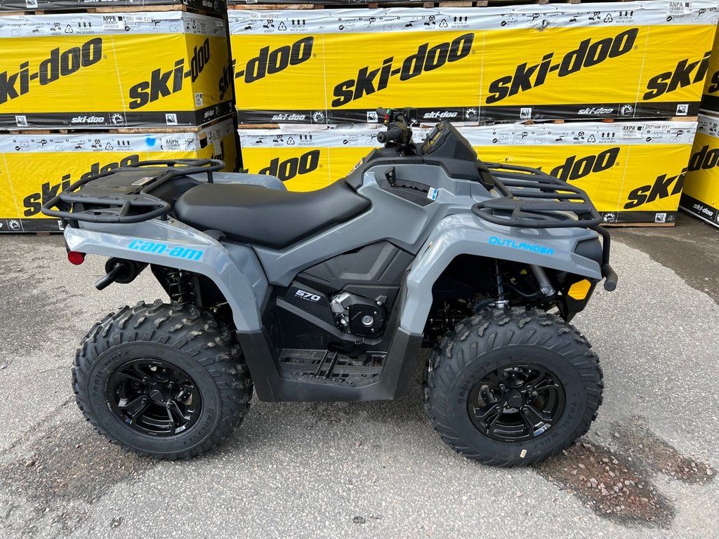 2022 Can-Am Outlander 570 in Charlemagne, Quebec - 1 - w1024h768px