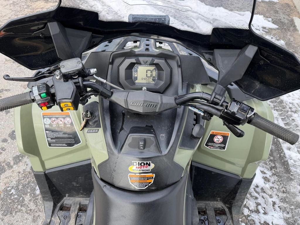 2018 Can-Am OUTLANDER 6X6 650 DPS in Charlemagne, Quebec - 7 - w1024h768px
