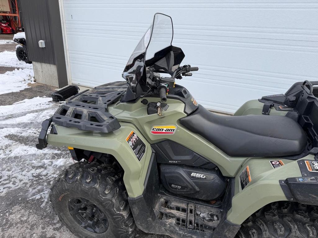 2018 Can-Am OUTLANDER 6X6 650 DPS in Charlemagne, Quebec - 2 - w1024h768px
