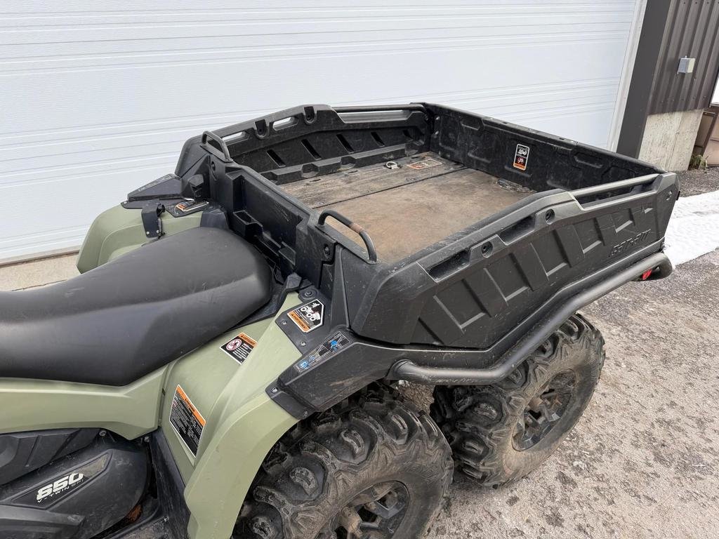 2018 Can-Am OUTLANDER 6X6 650 DPS in Charlemagne, Quebec - 3 - w1024h768px