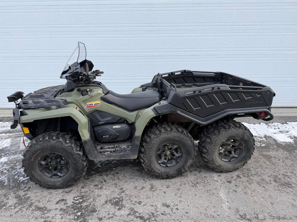 2018 Can-Am OUTLANDER 6X6 650 DPS in Charlemagne, Quebec - 1 - w1024h768px