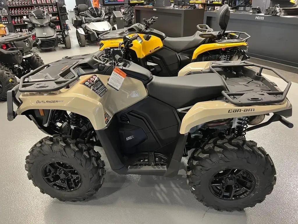 2025 Can-Am OUTLANDER 700 PRO XU HD7 in Charlemagne, Quebec - 2 - w1024h768px