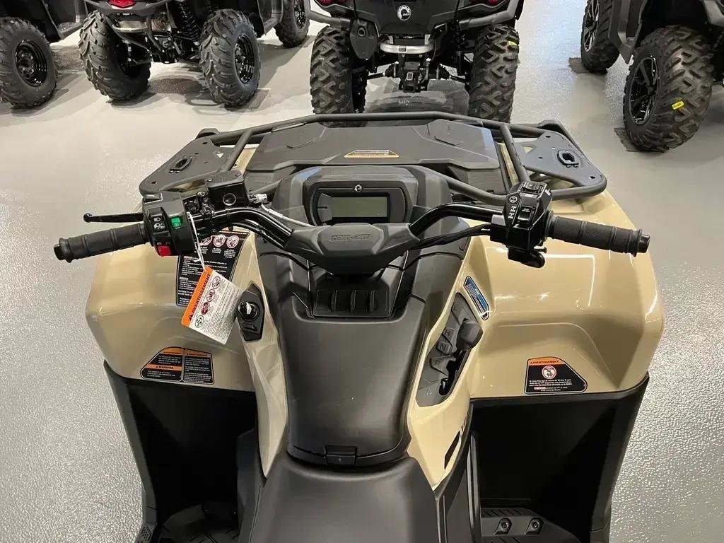 Can-Am OUTLANDER 700 PRO XU HD7  2026 à Charlemagne, Québec - 4 - w1024h768px