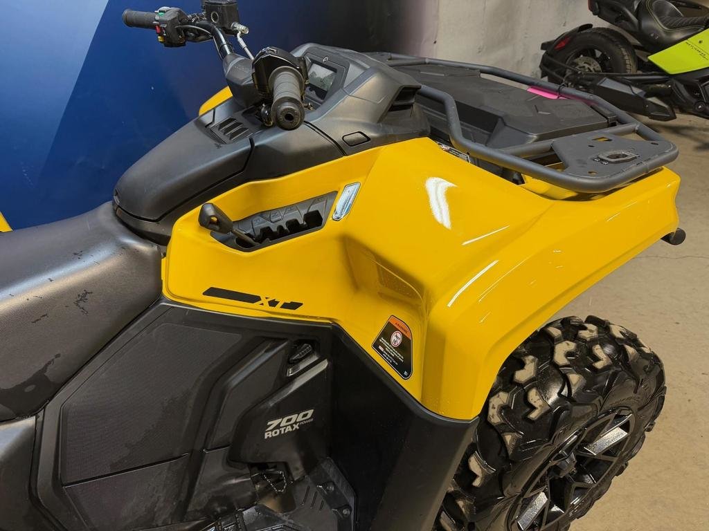 2023 Can-Am OUTLANDER 700 XT in Charlemagne, Quebec - 4 - w1024h768px