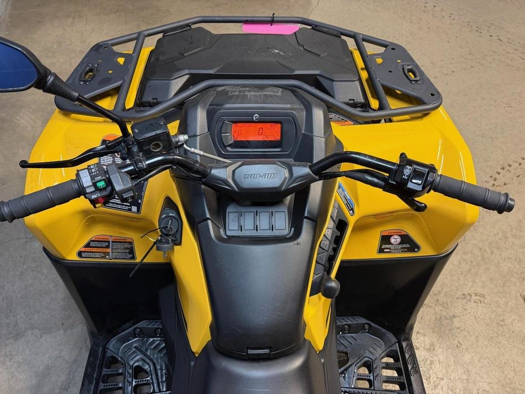 2023 Can-Am OUTLANDER 700 XT in Charlemagne, Quebec - 7 - w1024h768px