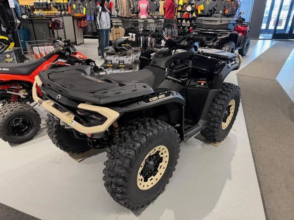 2026 Can-Am OUTLANDER BACKCOUNTRY 1000R in Charlemagne, Quebec - 4 - w1024h768px