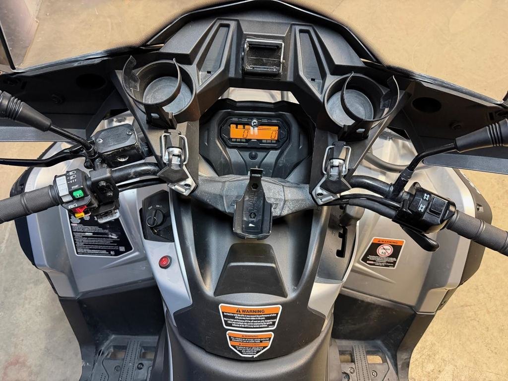 2020 Can-Am OUTLANDER MAX 570 XT in Charlemagne, Quebec - 8 - w1024h768px