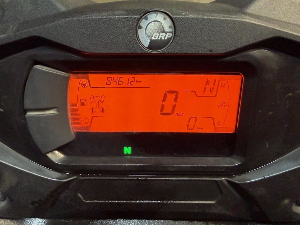 Can-Am OUTLANDER MAX 570 XT  2021 à Charlemagne, Québec - 8 - w1024h768px