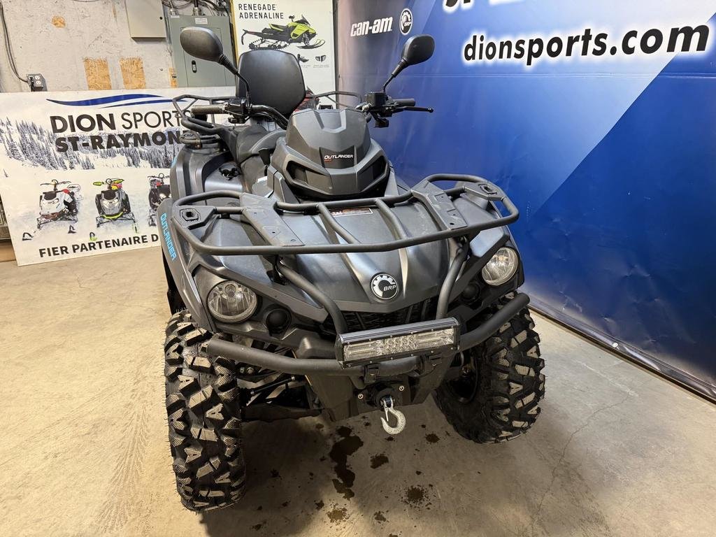 Can-Am OUTLANDER MAX 570 XT  2021 à Charlemagne, Québec - 3 - w1024h768px