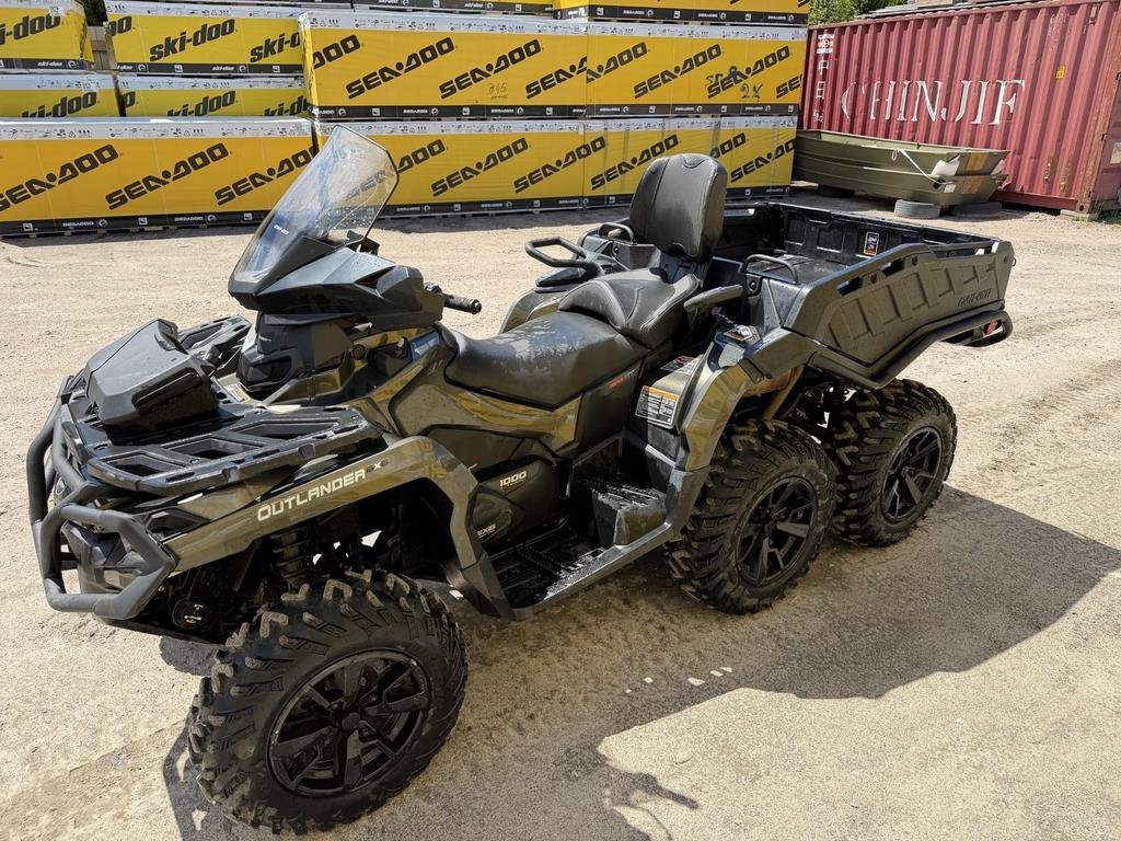 Can-Am OUTLANDER MAX 6X6 1000 XT  2025 à Charlemagne, Québec - 7 - w1024h768px