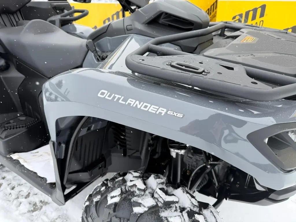 Can-Am OUTLANDER MAX 6X6 700 DPS  2026 à Charlemagne, Québec - 4 - w1024h768px