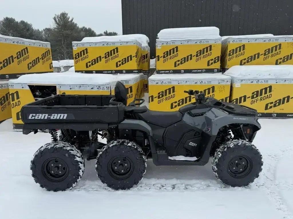 2026 Can-Am OUTLANDER MAX 6X6 700 DPS in Charlemagne, Quebec - 1 - w1024h768px