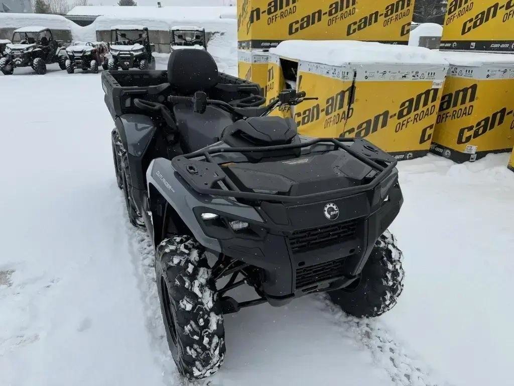 2026 Can-Am OUTLANDER MAX 6X6 700 DPS in Charlemagne, Quebec - 4 - w1024h768px
