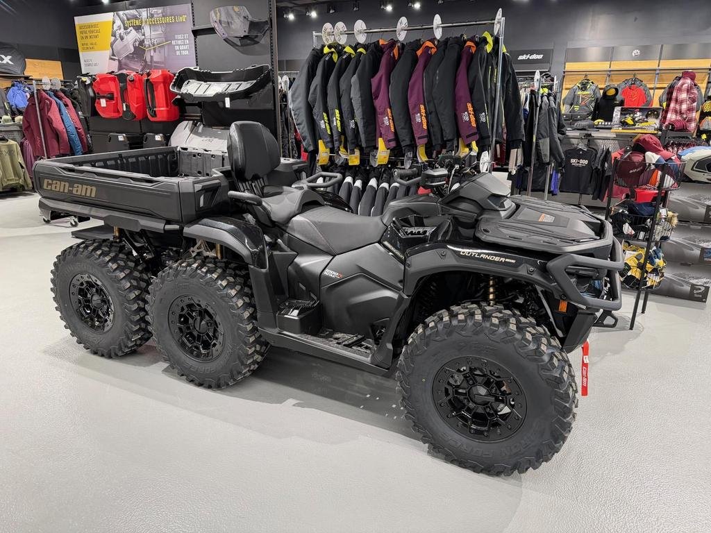 2026 Can-Am OUTLANDER MAX 6X6 BACKCOUNTRY 1000 in Charlemagne, Quebec - 1 - w1024h768px