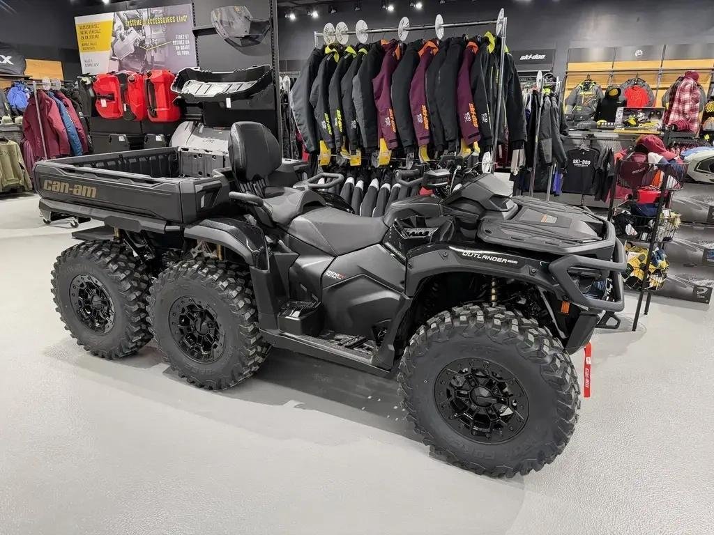 Can-Am OUTLANDER MAX 6X6 BACKCOUNTRY 1000R  2026 à Charlemagne, Québec - 6 - w1024h768px