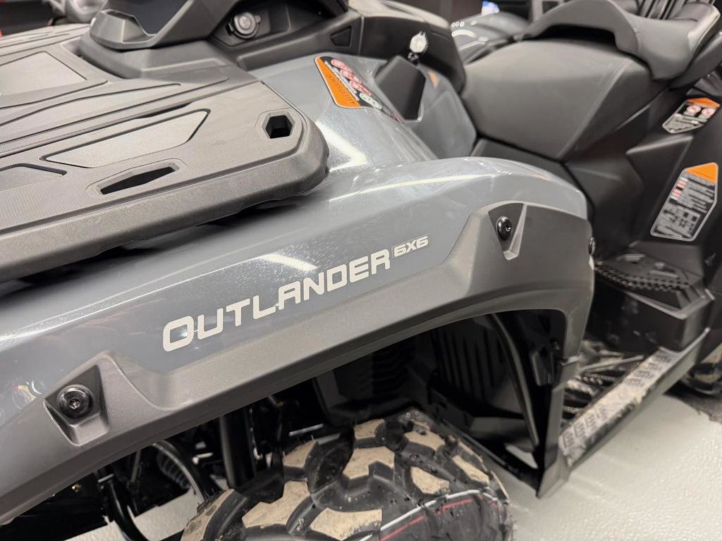 Can-Am OUTLaNDER MAX 6X6 DPS 850  2026 à Charlemagne, Québec - 3 - w1024h768px