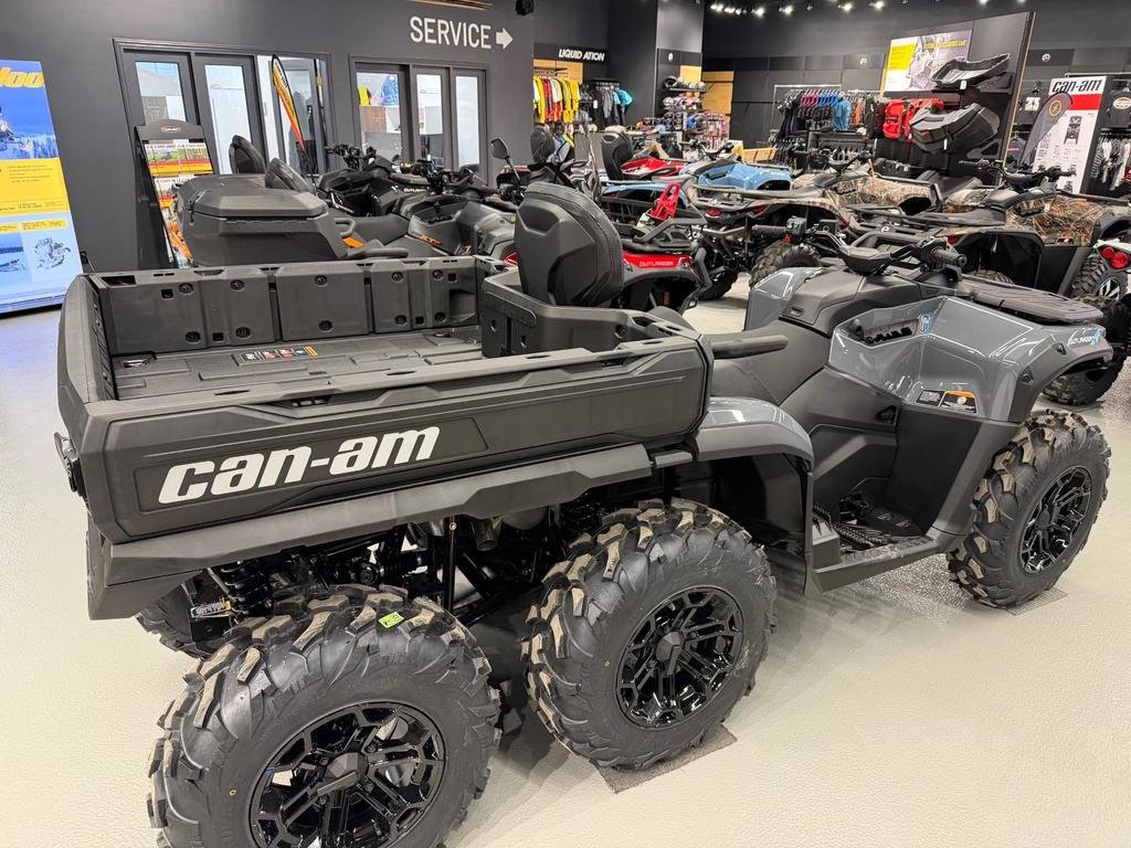 Can-Am OUTLaNDER MAX 6X6 DPS 850  2026 à Charlemagne, Québec - 6 - w1024h768px