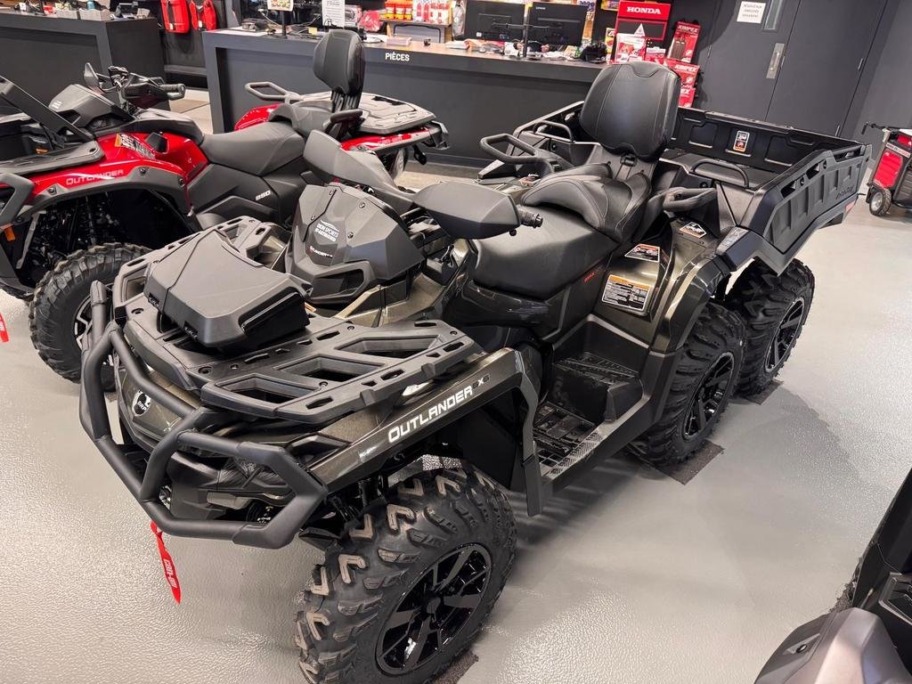 Can-Am Outlander Max 6x6 XT 1000  2025 à Charlemagne, Québec - 5 - w1024h768px