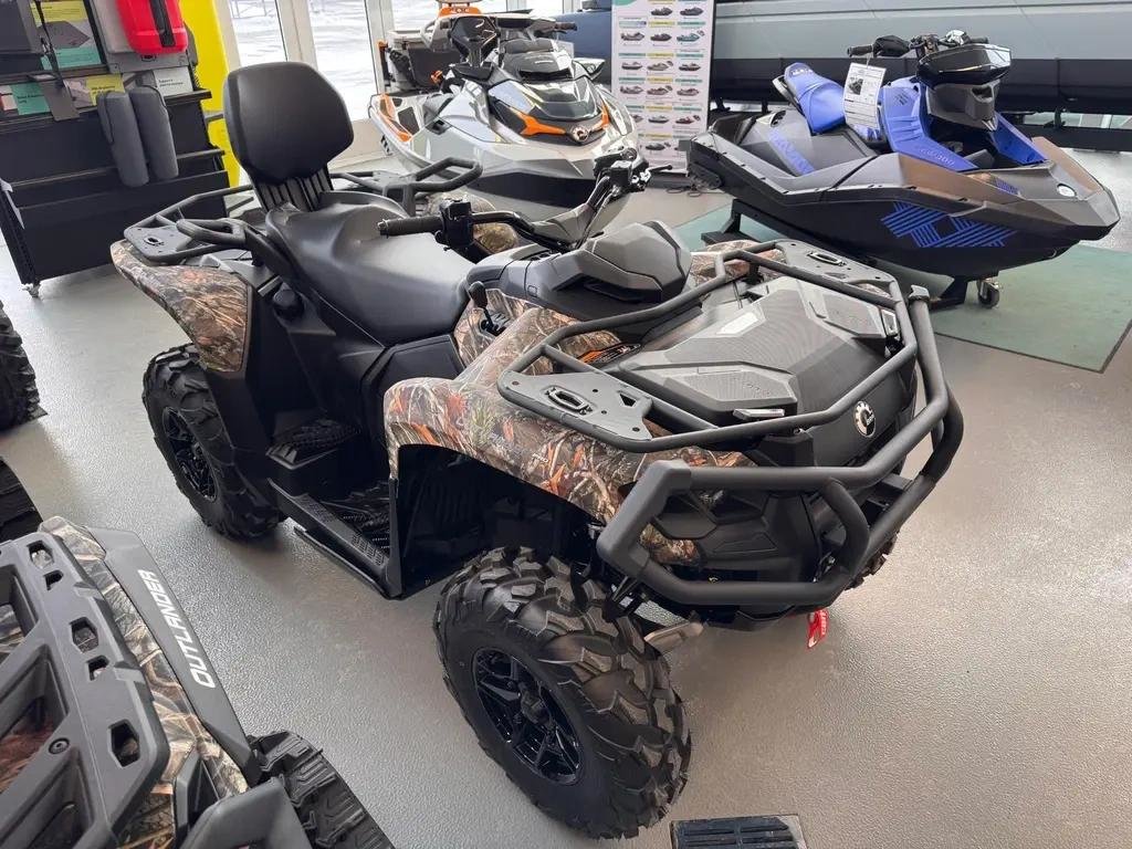 Can-Am OUTLANDER MAX 700 Pro Hunting Edition  2026 à Charlemagne, Québec - 1 - w1024h768px
