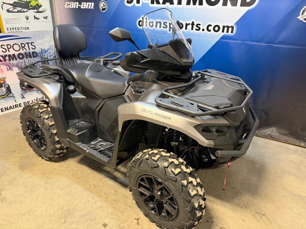 2025 Can-Am OUTLANDER MAX 700 XT Gar. 2028 in Charlemagne, Quebec - 2 - w1024h768px