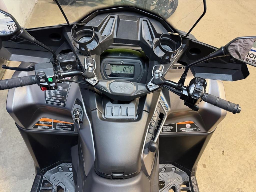 2025 Can-Am OUTLANDER MAX 700 XT Gar. 2028 in Charlemagne, Quebec - 7 - w1024h768px