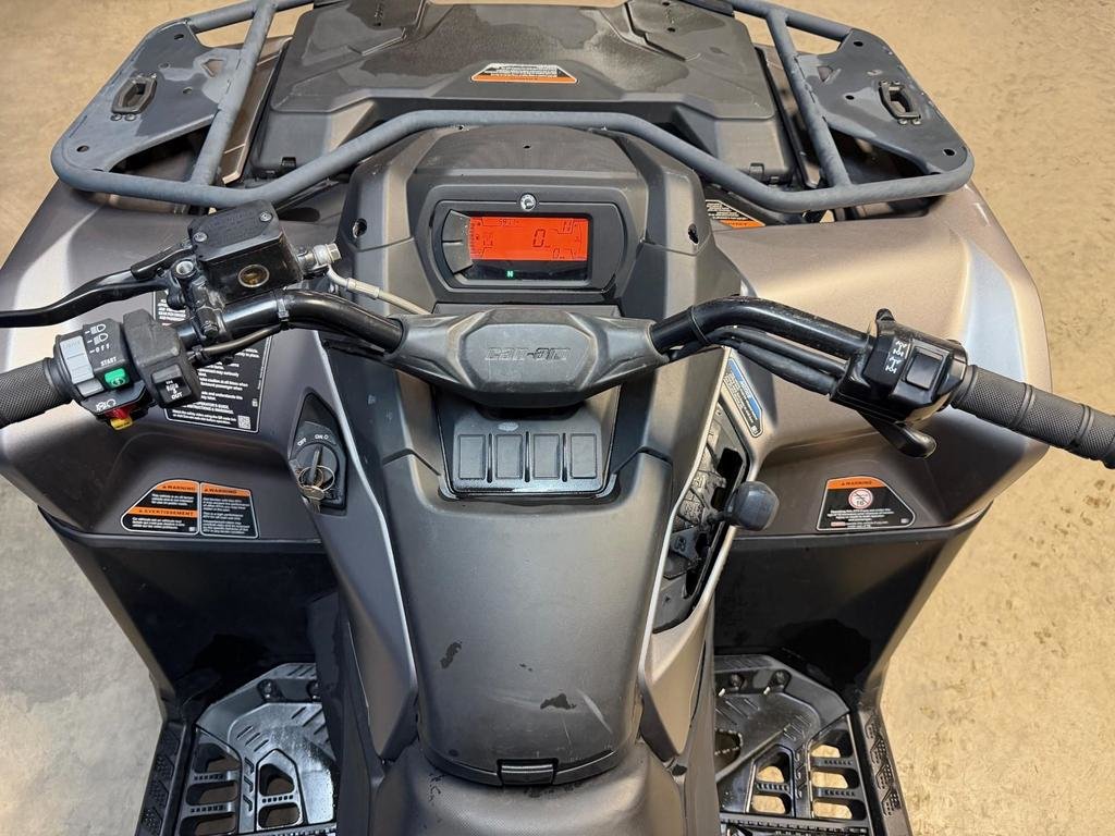 2023 Can-Am OUTLANDER MAX 700 XT in Charlemagne, Quebec - 7 - w1024h768px