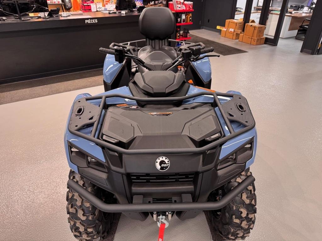 2025 Can-Am OUTLANDER  MAX 700 XT in Charlemagne, Quebec - 5 - w1024h768px