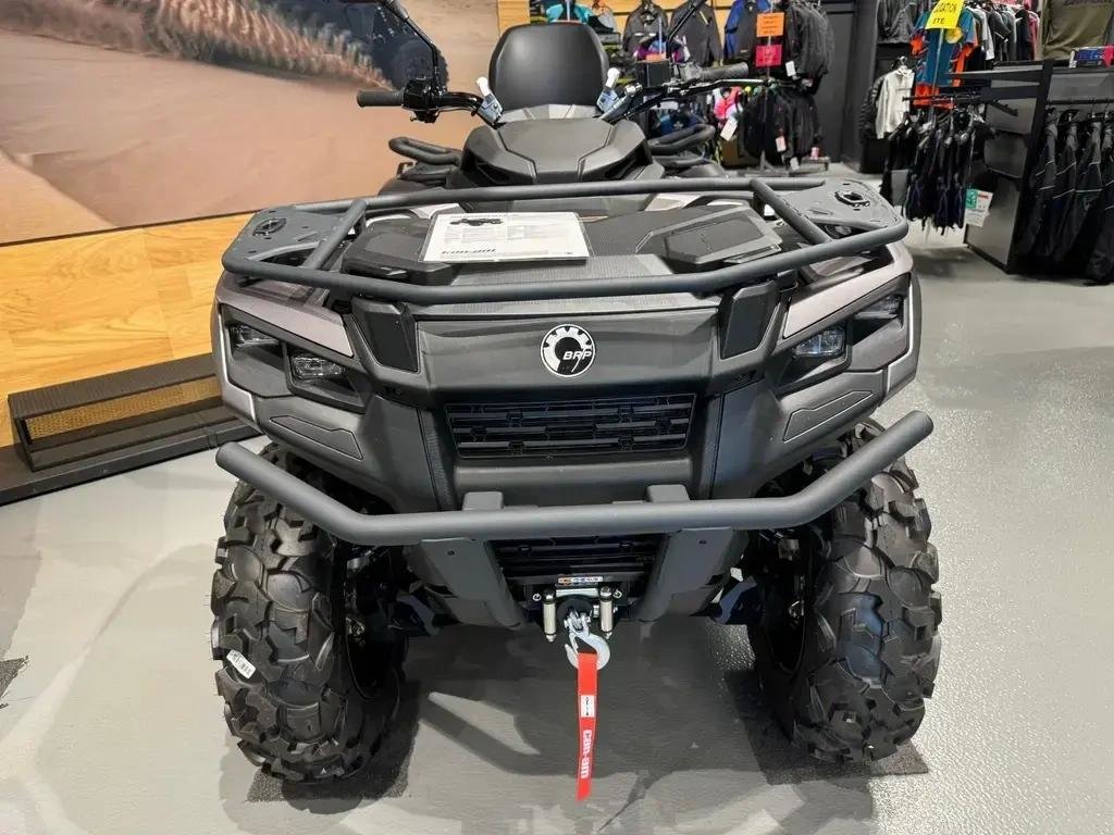 Can-Am Outlander max 700 XT  2025 à Charlemagne, Québec - 2 - w1024h768px