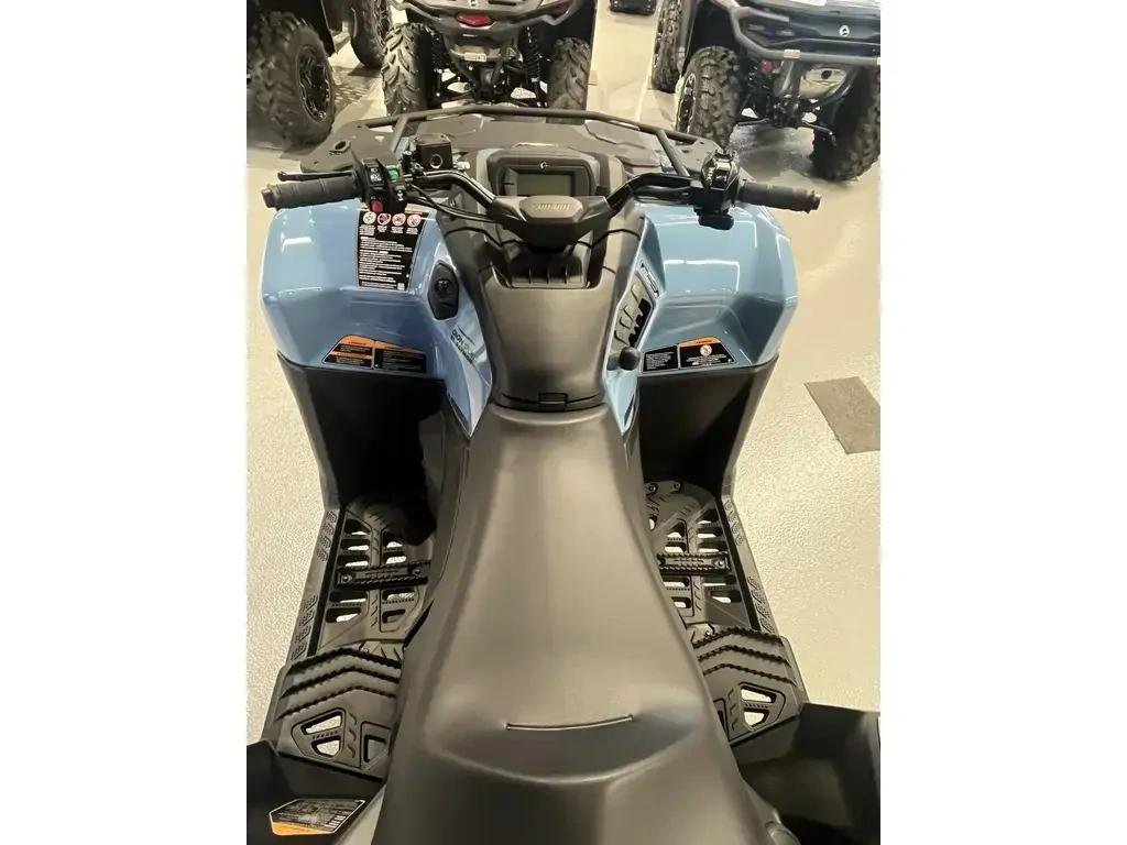 Can-Am OUTLANDER MAX 700 XT  2026 à Charlemagne, Québec - 4 - w1024h768px