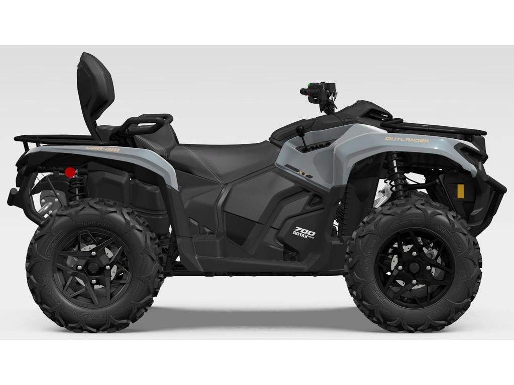 2027 Can-Am OUTLANDER MAX 700 XT in Charlemagne, Quebec - 2 - w1024h768px