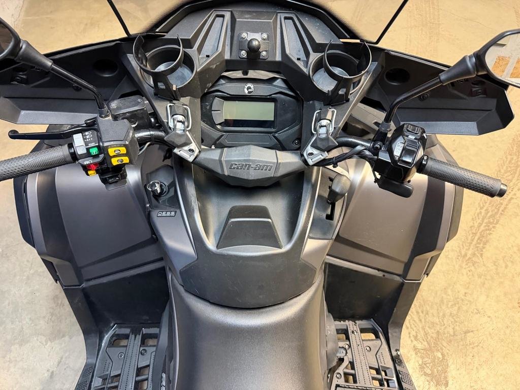 2023 Can-Am OUTLANDER MAX 850 XT in Charlemagne, Quebec - 7 - w1024h768px