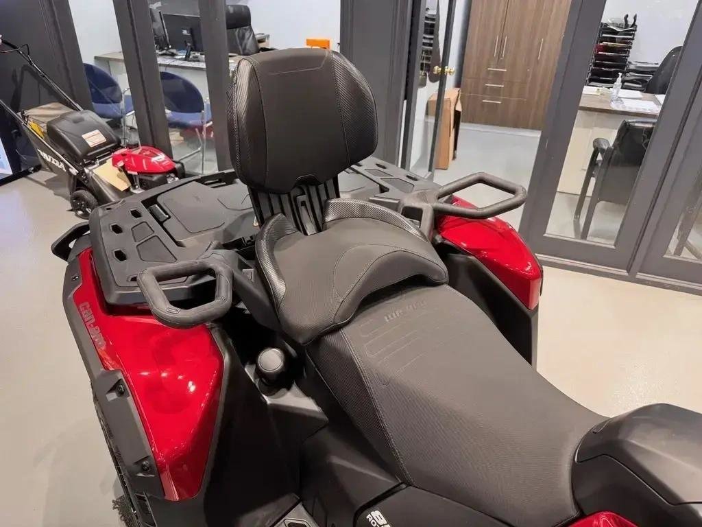 2026 Can-Am OUTLANDER MAX 850 XT in Charlemagne, Quebec - 5 - w1024h768px