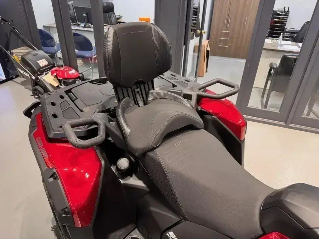 Can-Am OUTLANDER MAX 850 XT  2026 à Charlemagne, Québec - 6 - w1024h768px
