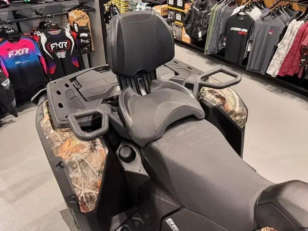 Can-Am OUTLANDER MAX 850 XT  2026 à Charlemagne, Québec - 4 - w1024h768px