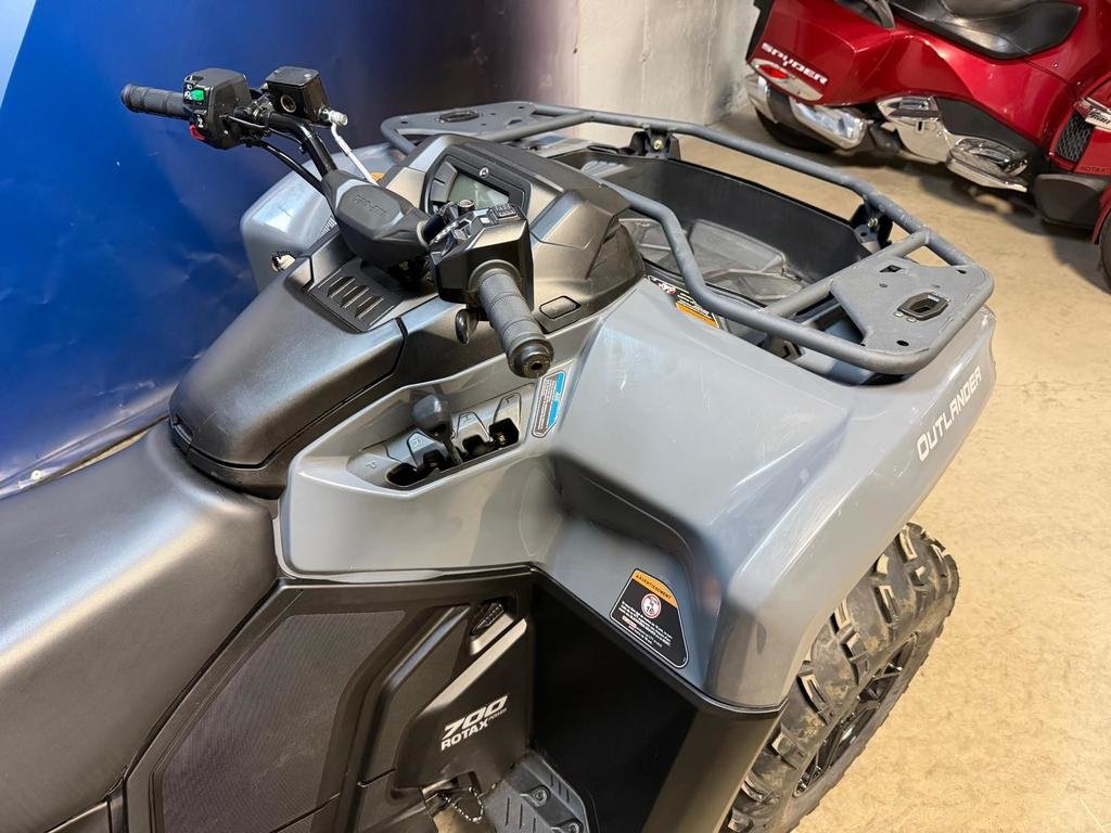 Can-Am OUTLANDER MAX DPS 700  2024 à Charlemagne, Québec - 4 - w1024h768px