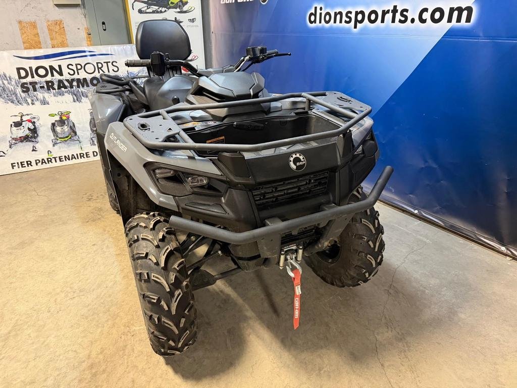Can-Am OUTLANDER MAX DPS 700  2024 à Charlemagne, Québec - 3 - w1024h768px